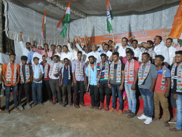 ಮಂಗಳೂರು ನಗರ ದಕ್ಷಿಣ: ಬಿಜೆಪಿ ಕಾರ್ಯಕರ್ತರು ಕಾಂಗ್ರೆಸ್ಸಿಗೆ ಸೇರ್ಪಡೆ